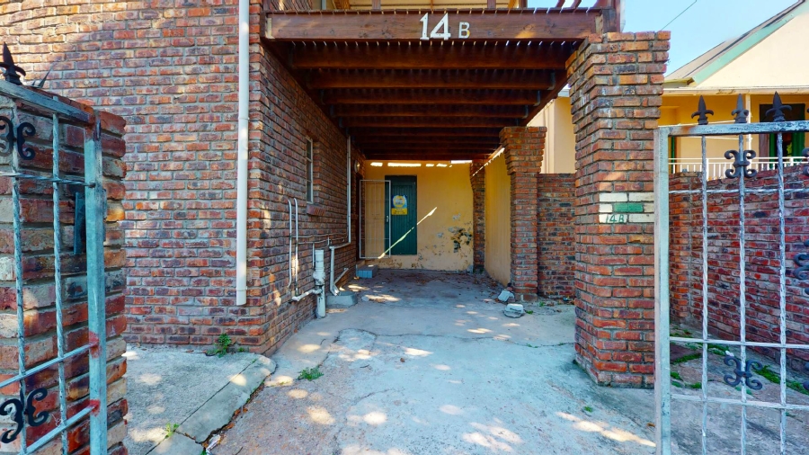 6 Bedroom Property for Sale in North End Eastern Cape